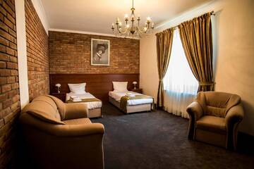 Фото номера Улучшенный двухместный номер с 1 кроватью Отель Trzy Korony Boutique Hotel&amp;SPA Piwne г. Пулавы 6