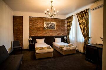 Фото номера Улучшенный двухместный номер с 1 кроватью Отель Trzy Korony Boutique Hotel&amp;SPA Piwne г. Пулавы 5