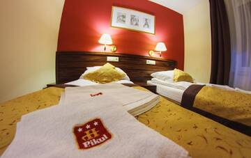 Фото номера Стандартный двухместный номер с 2 отдельными кроватями Отель Hotel Pikul г. Пулавы 6